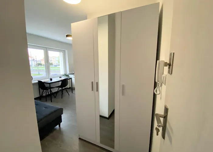 Goplańska Free Parking Self Check-in 24h